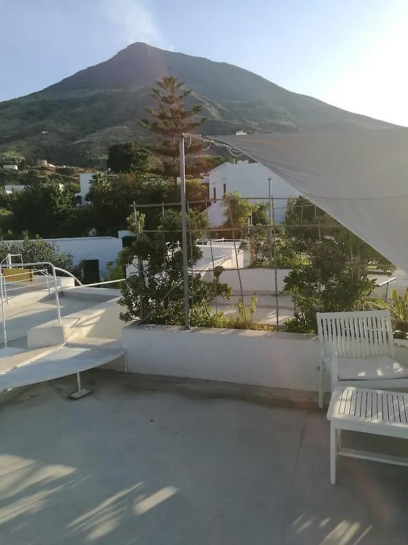 Il Gabbiano Relais In Stromboli Aparthotel Italy