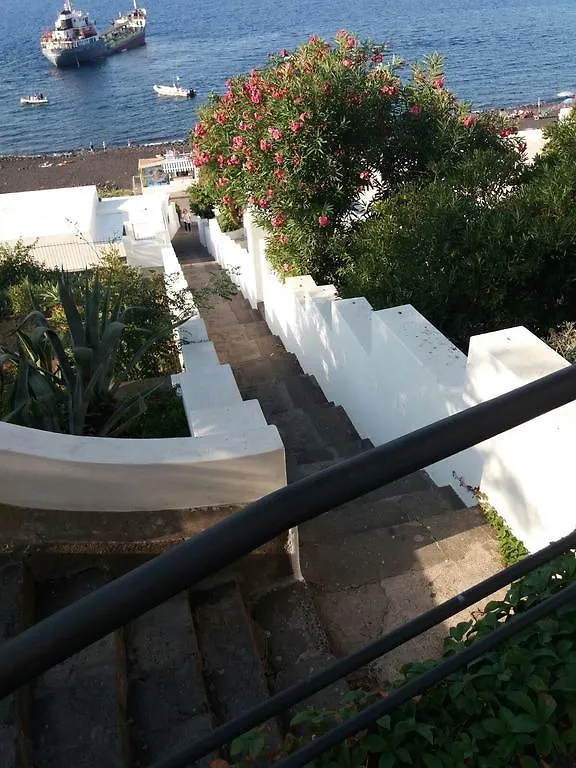 **  Il Gabbiano Relais In Stromboli Aparthotel Italy