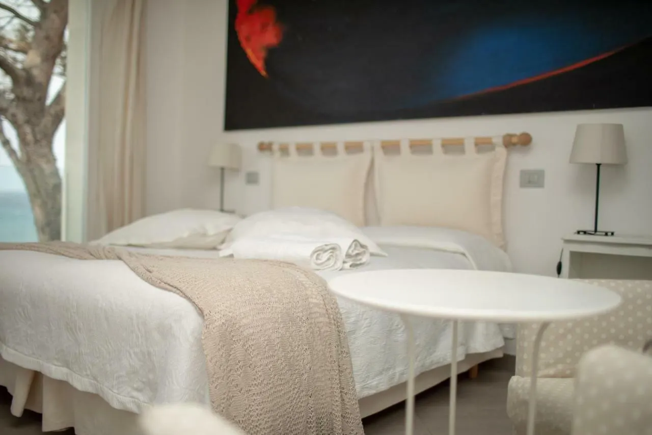 Il Gabbiano Relais In Stromboli Aparthotel Italy